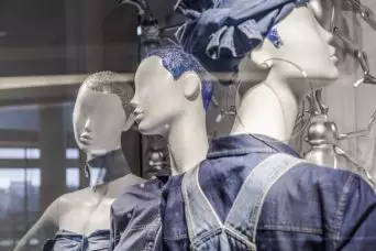 Cinco cosas esenciales a considerar antes de elegir un maniquí de exhibición